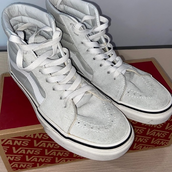 Vans - Picture 1 of 4